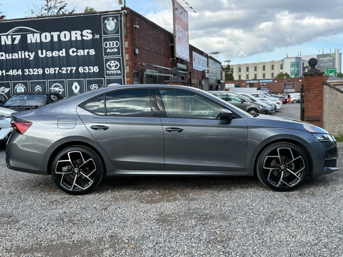 Skoda Octavia Hatchback, Petrol Hybrid, 2024, Grey