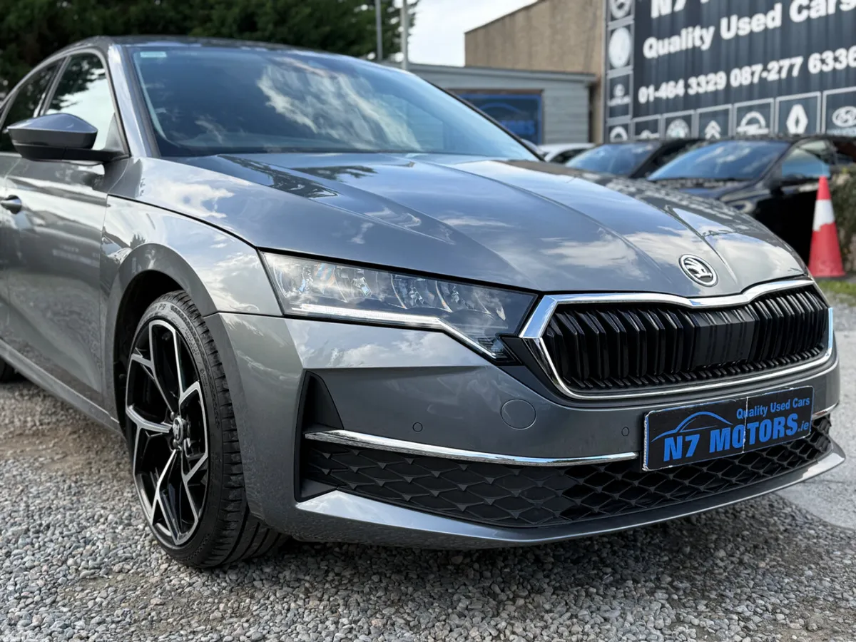 Skoda Octavia Hatchback, Petrol Hybrid, 2024, Grey