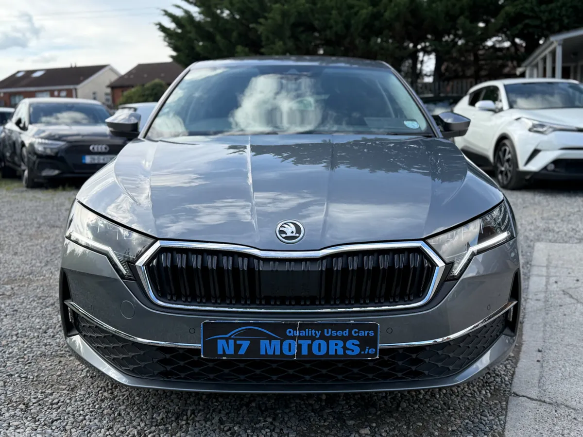 Skoda Octavia Hatchback, Petrol Hybrid, 2024, Grey