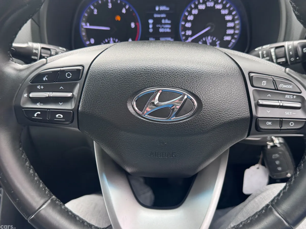 Hyundai KONA MPV, Diesel, 2020, Red