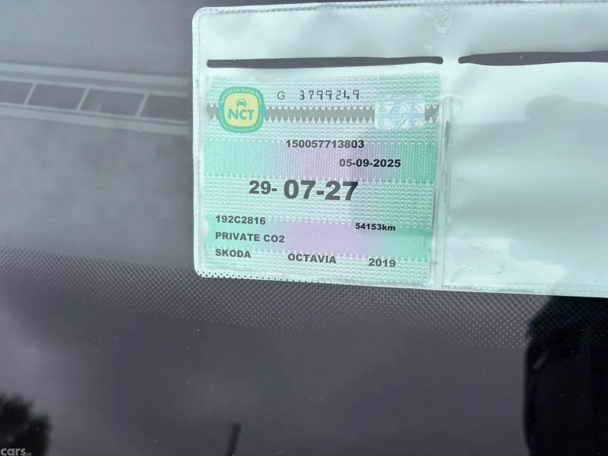 Skoda Octavia Saloon, Petrol, 2019, Red