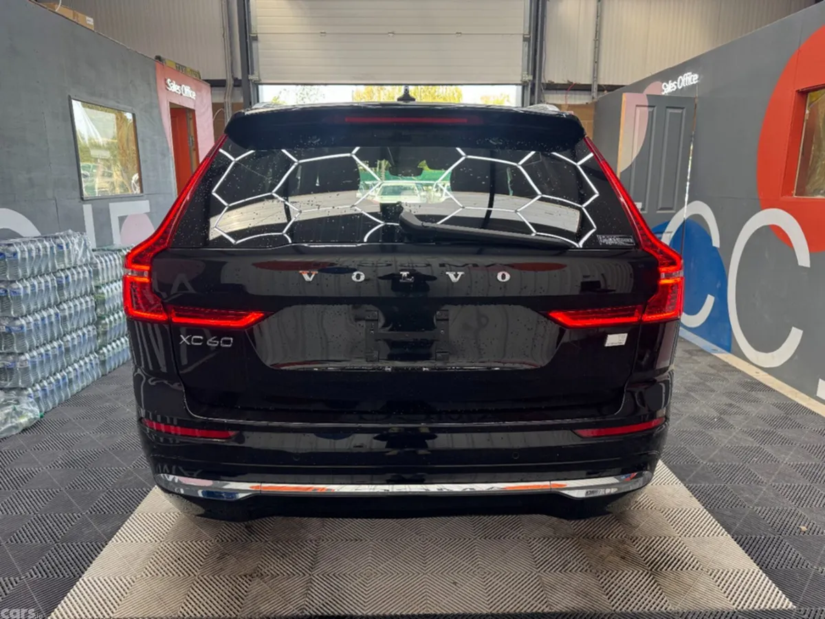 Volvo XC60 SUV, Petrol Hybrid, 2021, Black