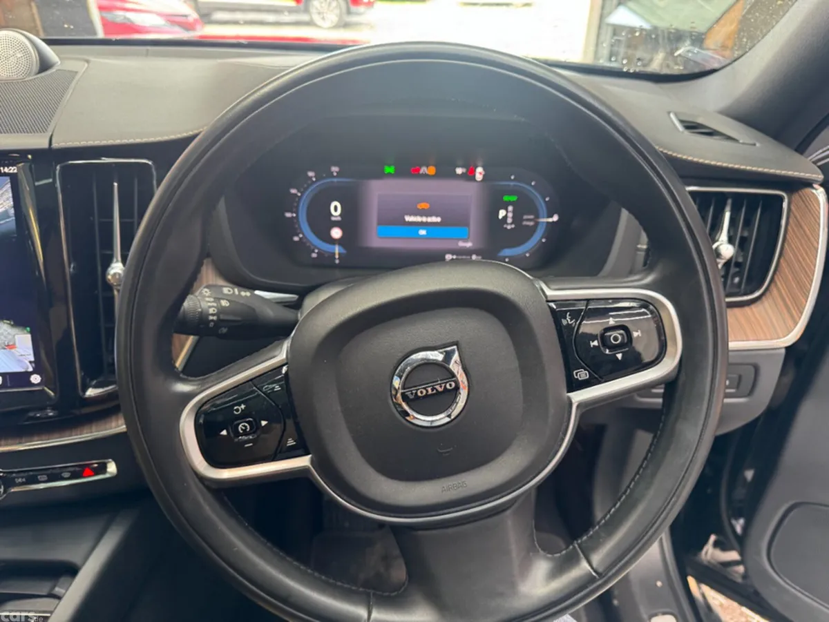 Volvo XC60 SUV, Petrol Hybrid, 2021, Black