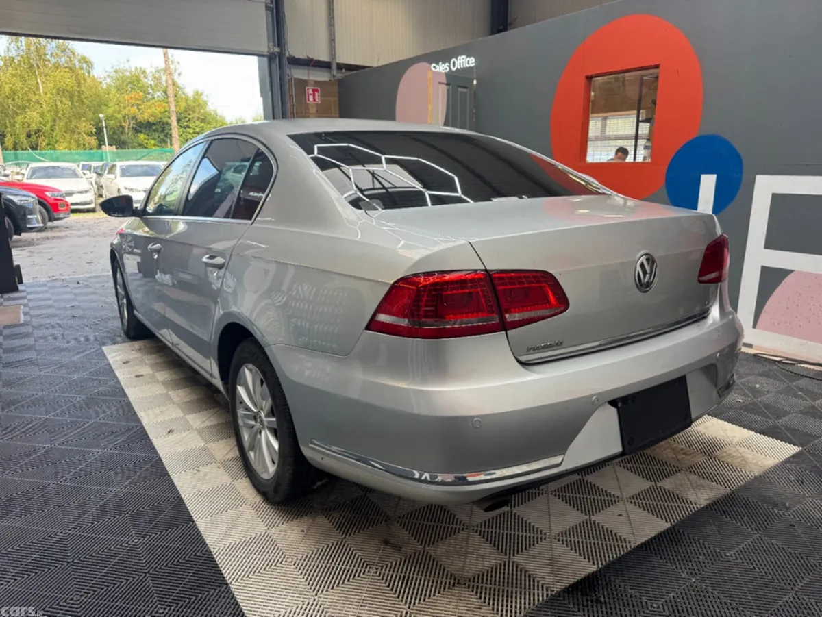 Volkswagen Passat Saloon, Petrol, 2014, Silver