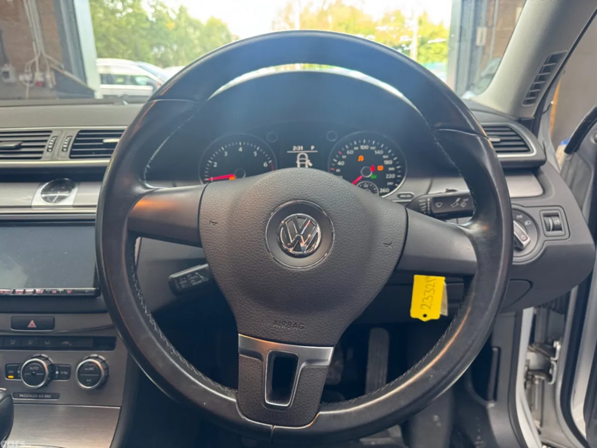 Volkswagen Passat Saloon, Petrol, 2014, Silver