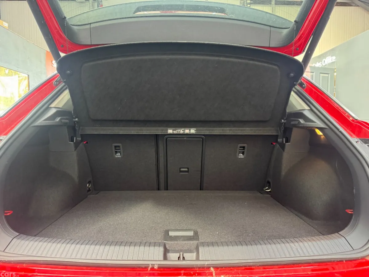 Volkswagen T-Roc SUV, Petrol, 2021, Red