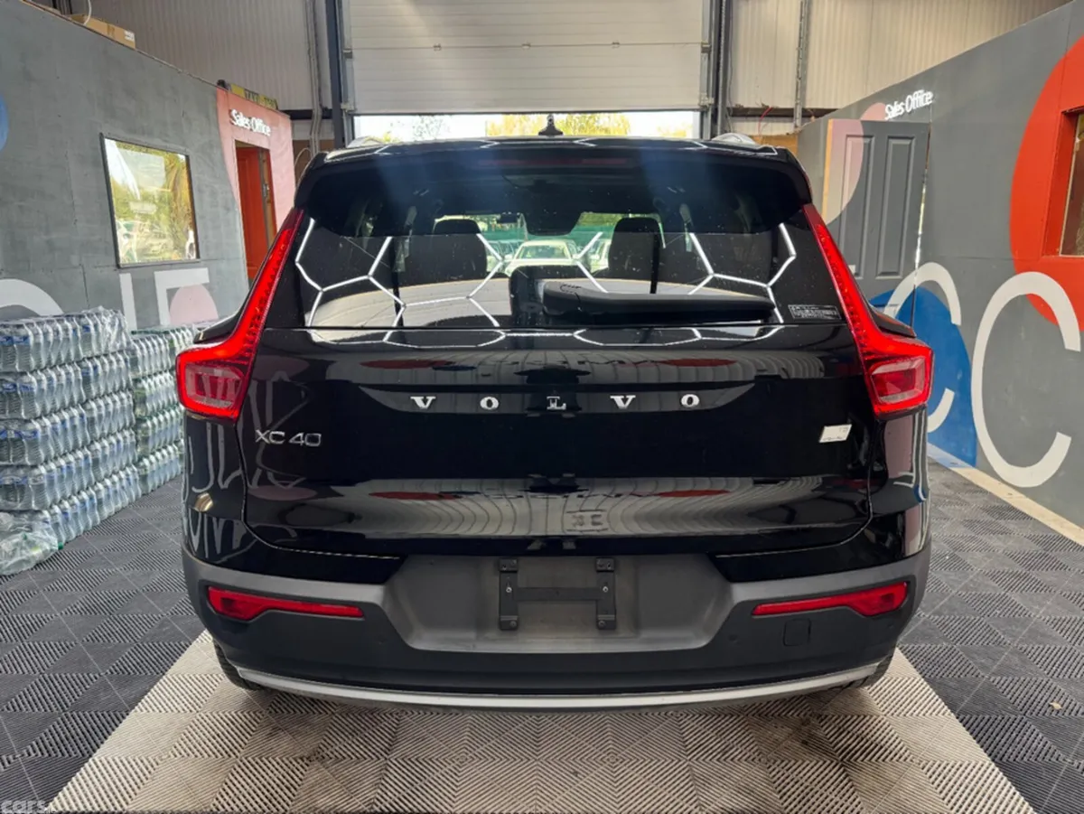 Volvo XC40 SUV, Petrol Hybrid, 2022, Black