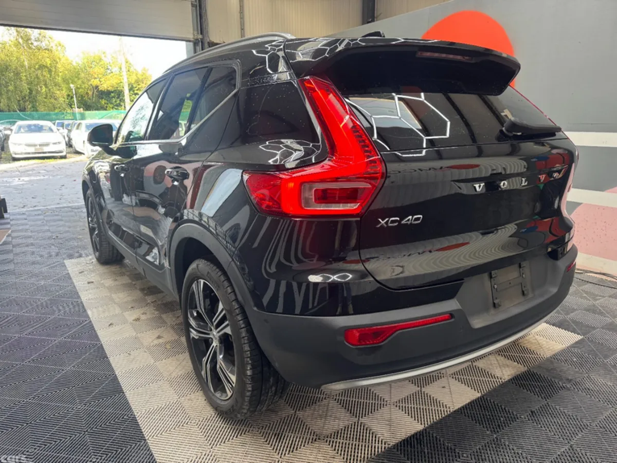 Volvo XC40 SUV, Petrol Hybrid, 2022, Black