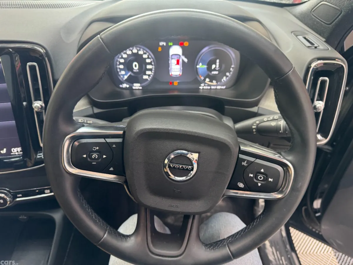 Volvo XC40 SUV, Petrol Hybrid, 2022, Black
