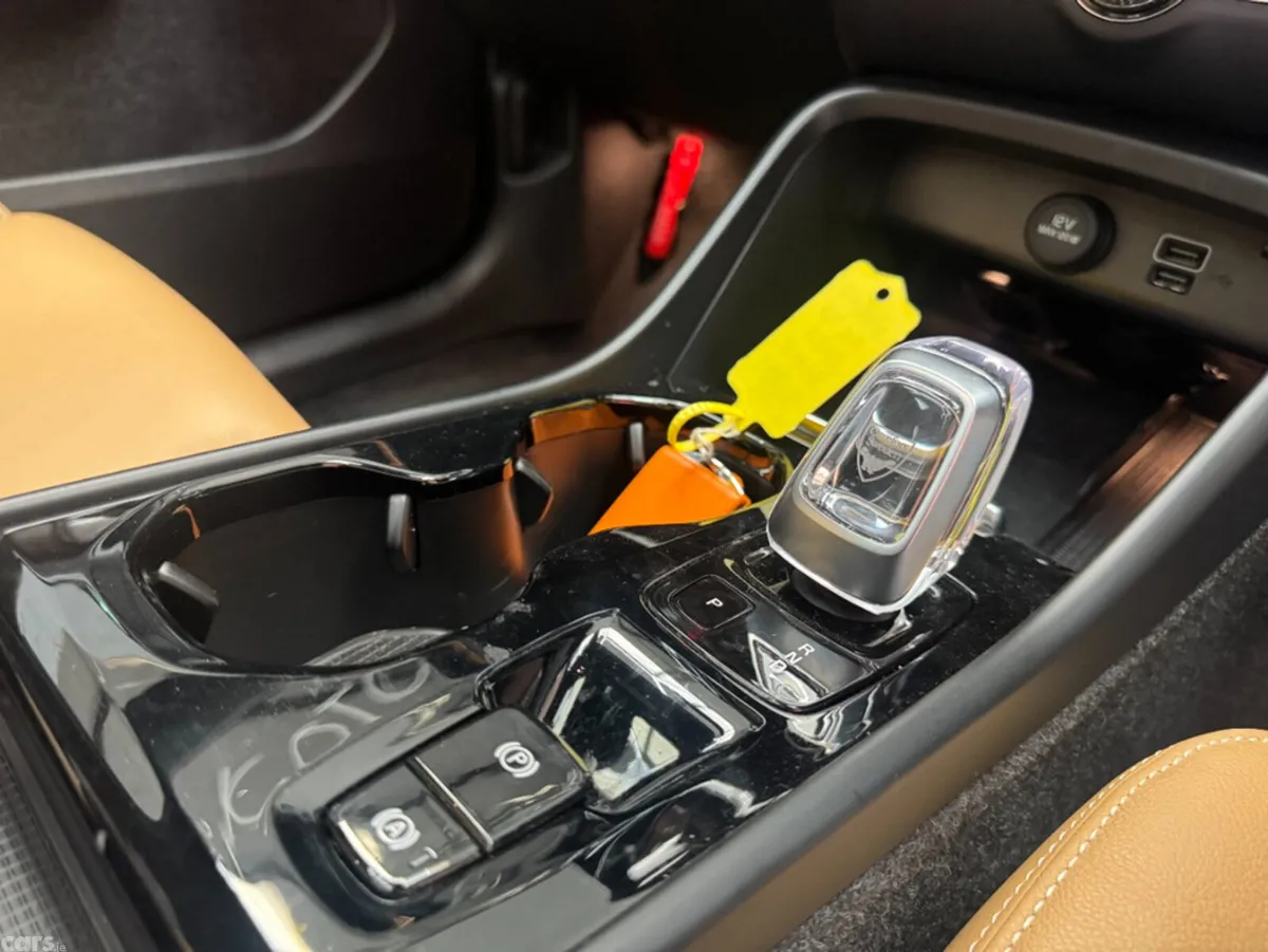 Volvo XC40 SUV, Petrol Hybrid, 2022, Black