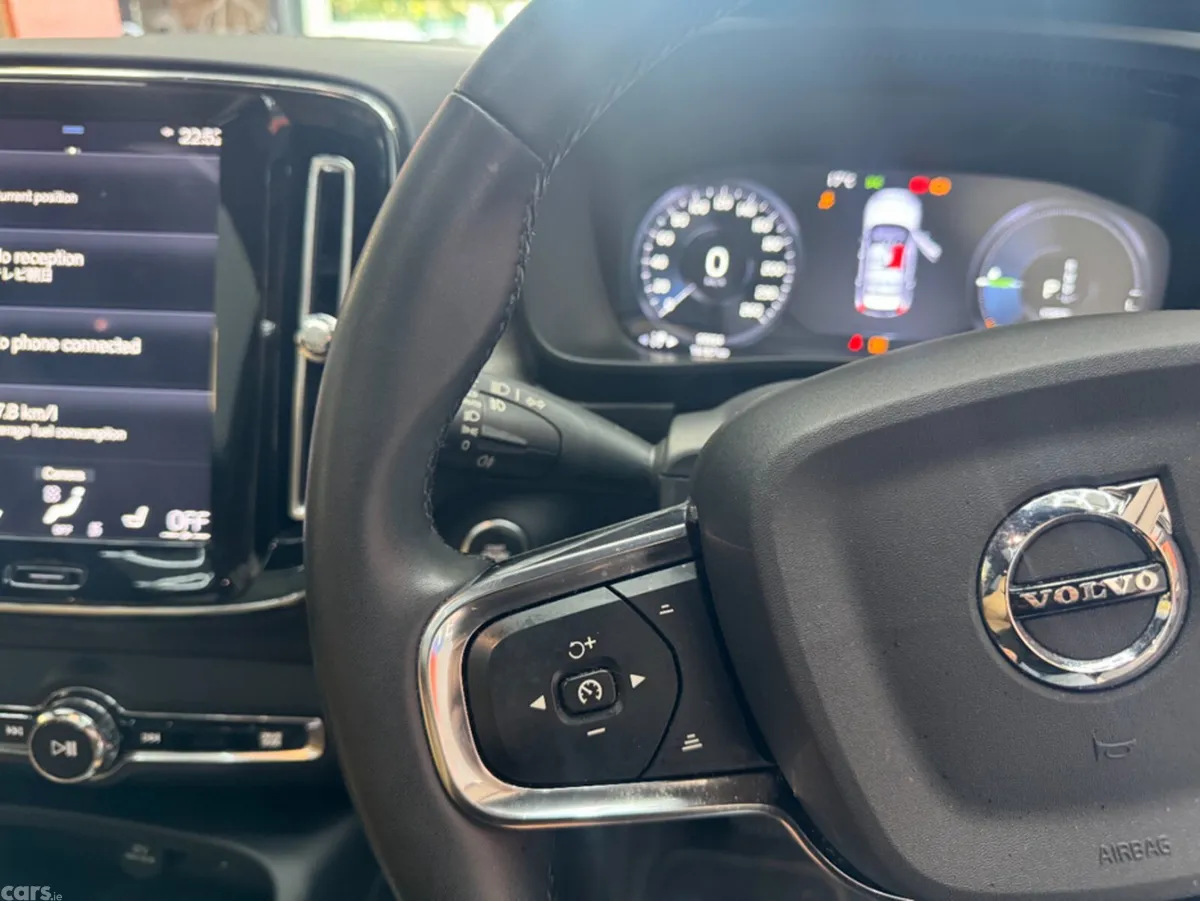 Volvo XC40 SUV, Petrol Hybrid, 2022, Black