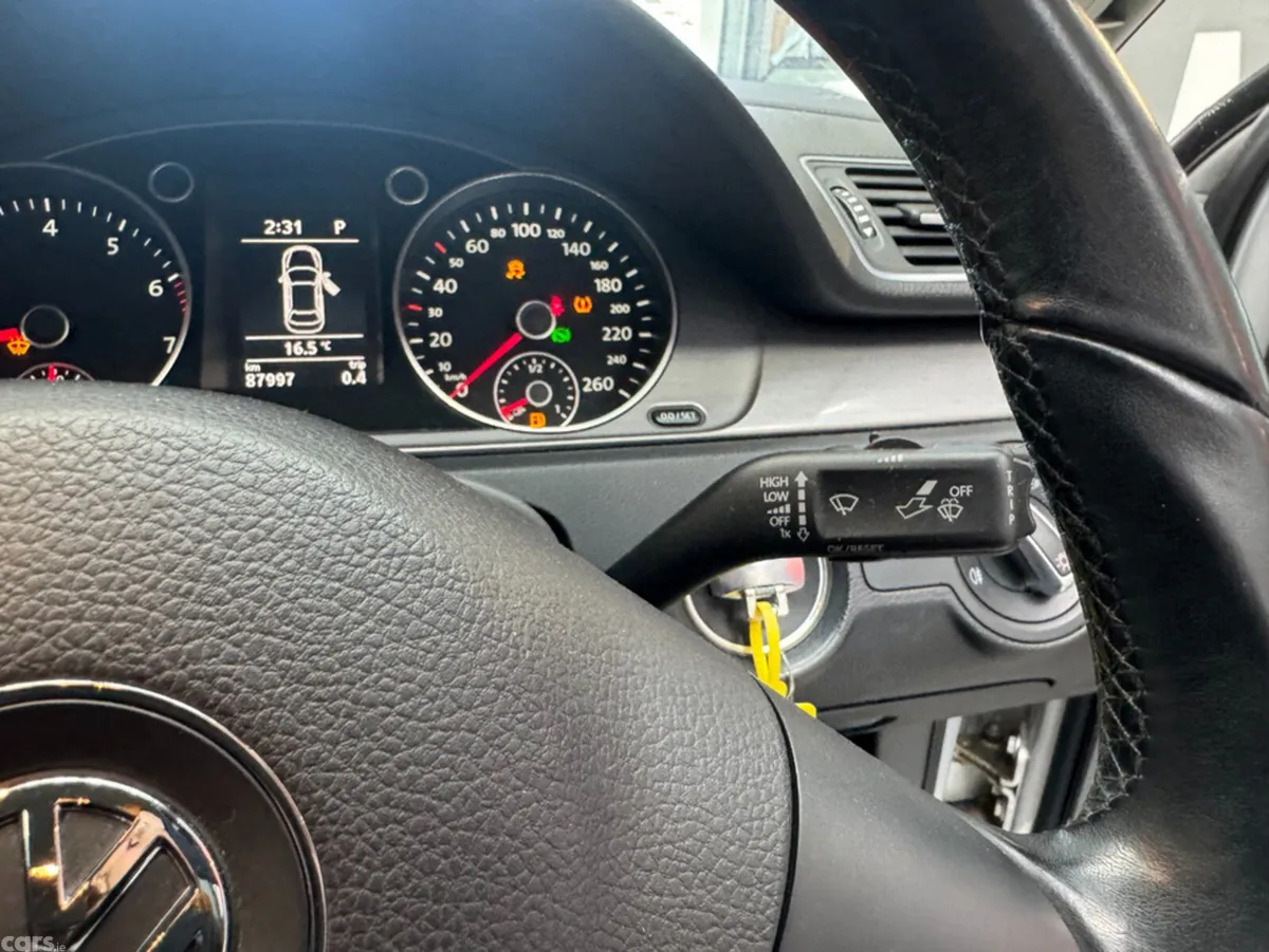 Volkswagen Passat Saloon, Petrol, 2014, Silver