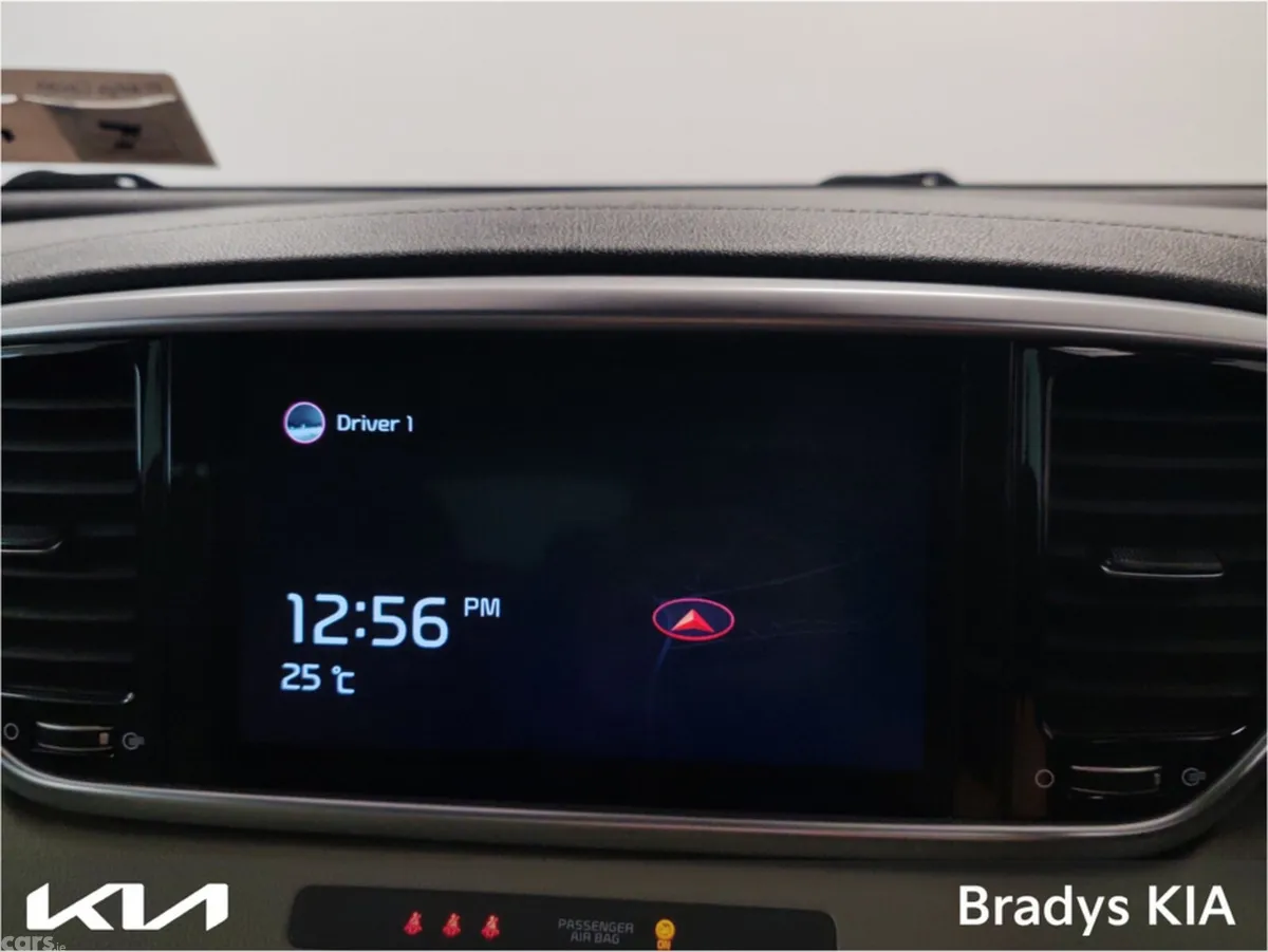 Kia Sportage MPV, Diesel, 2021, Red