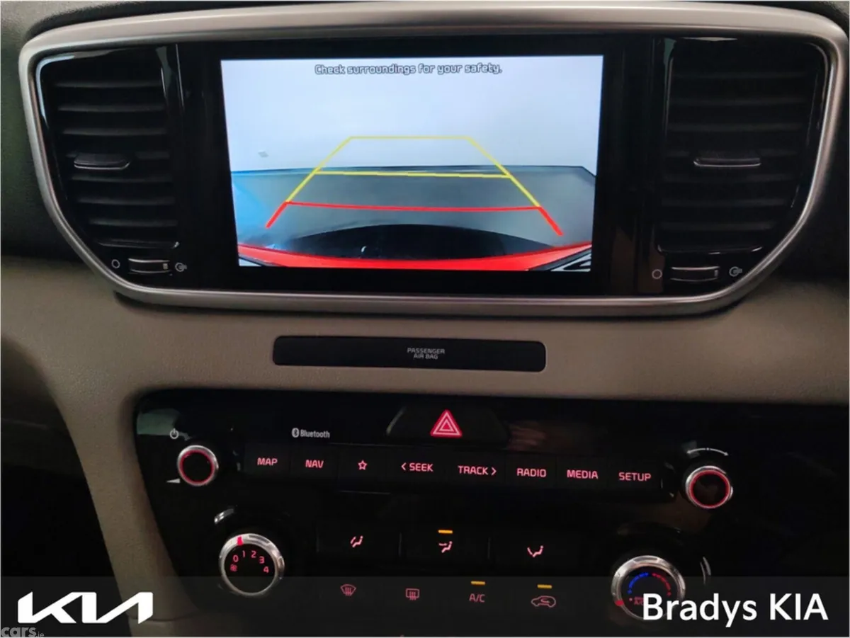 Kia Sportage MPV, Diesel, 2021, Red