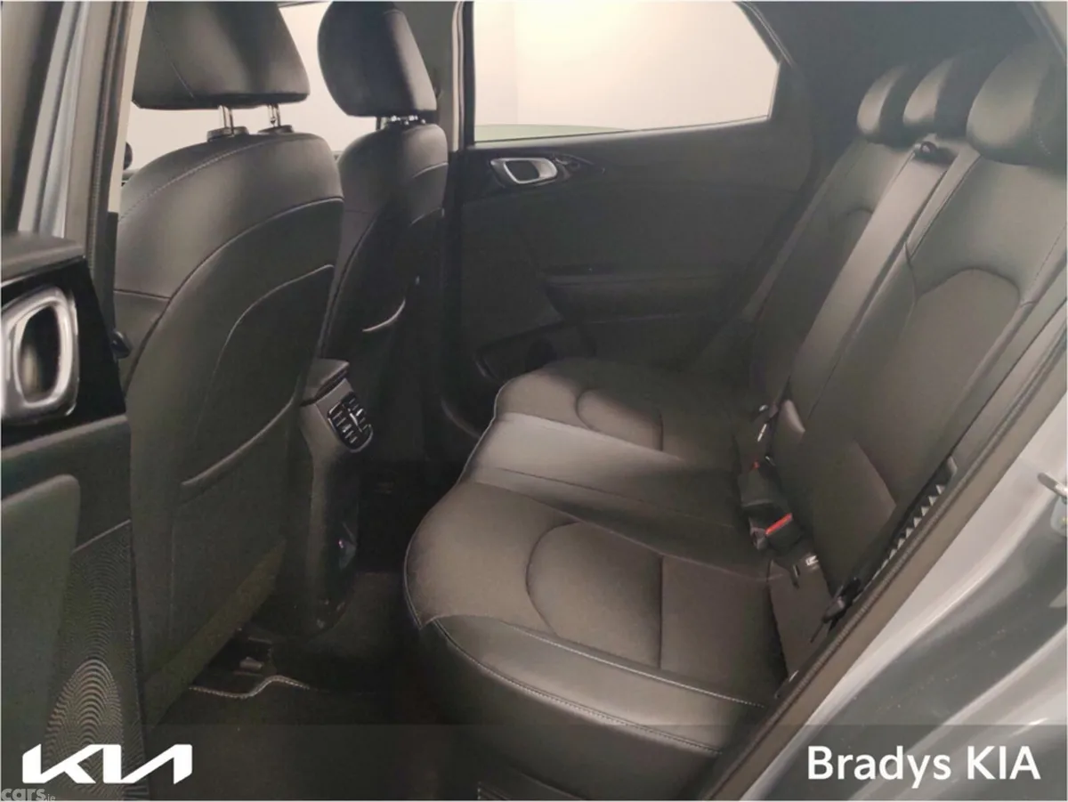 Kia XCeed Hatchback, Petrol Plug-in Hybrid, 2024, Grey
