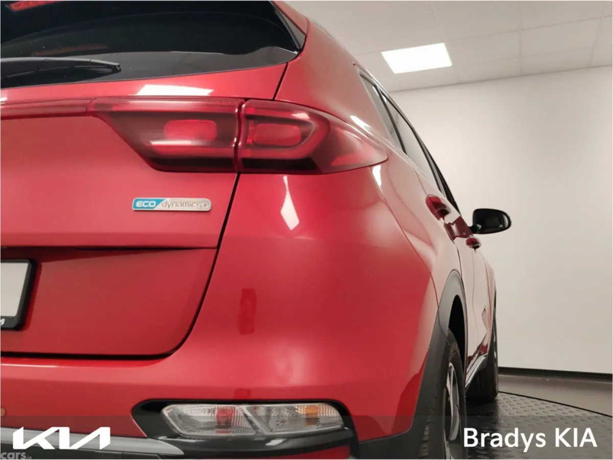 Kia Sportage MPV, Diesel, 2021, Red