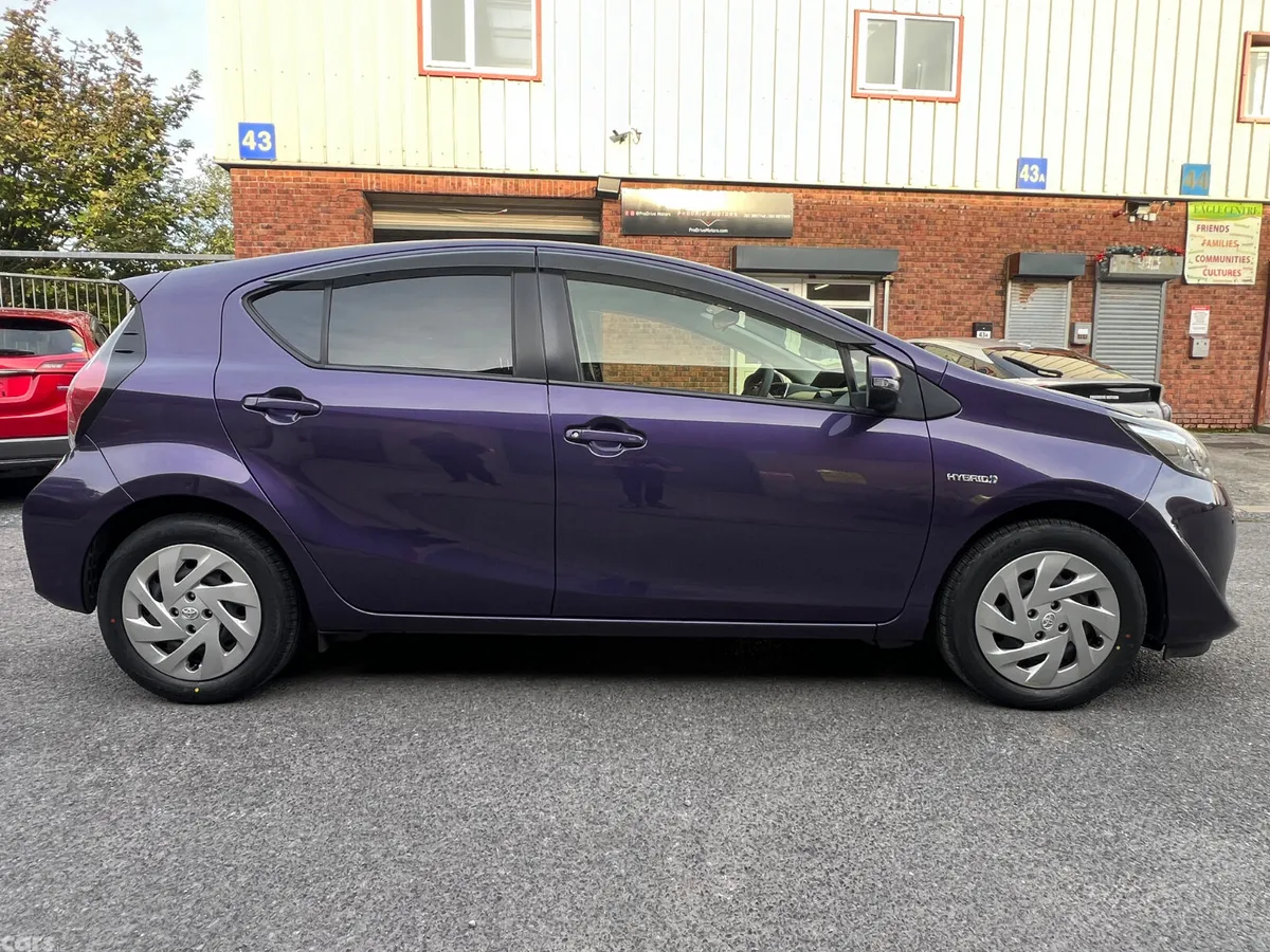 Toyota Aqua Hatchback, Petrol Hybrid, 2018, Blue