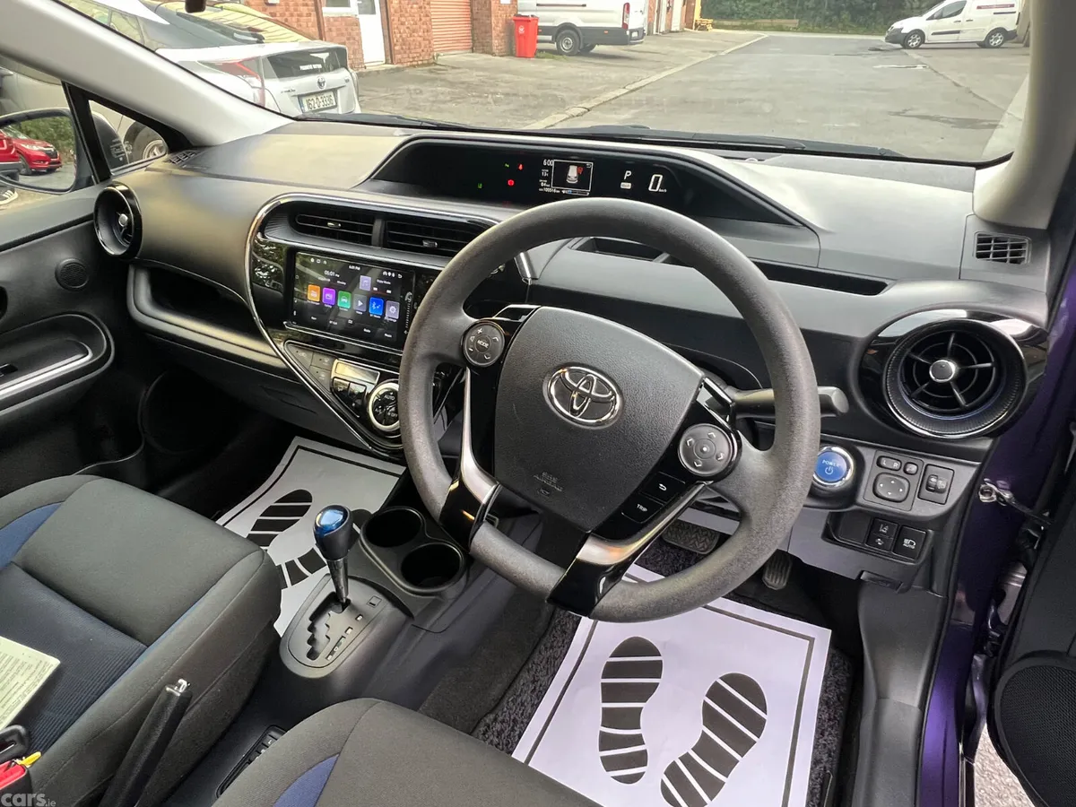 Toyota Aqua Hatchback, Petrol Hybrid, 2018, Blue