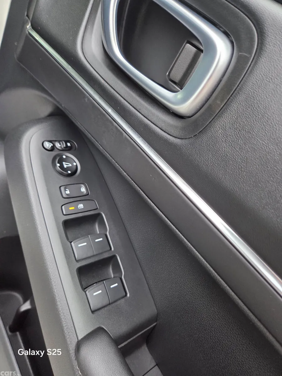 Honda HR-V SUV, Petrol Hybrid, 2025, White