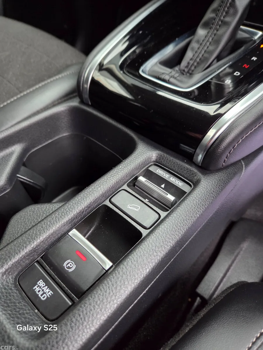 Honda HR-V SUV, Petrol Hybrid, 2025, White