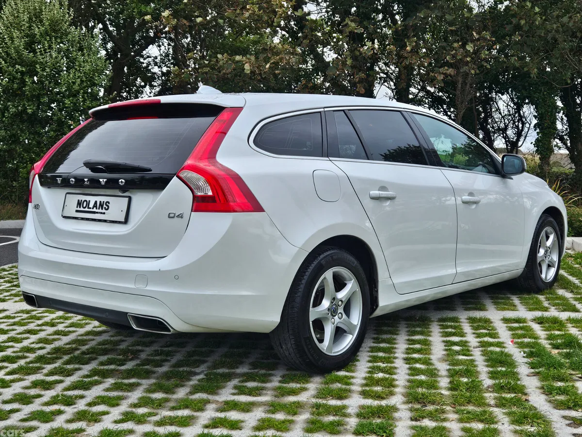 Volvo V60 Estate, Diesel, 2016, White