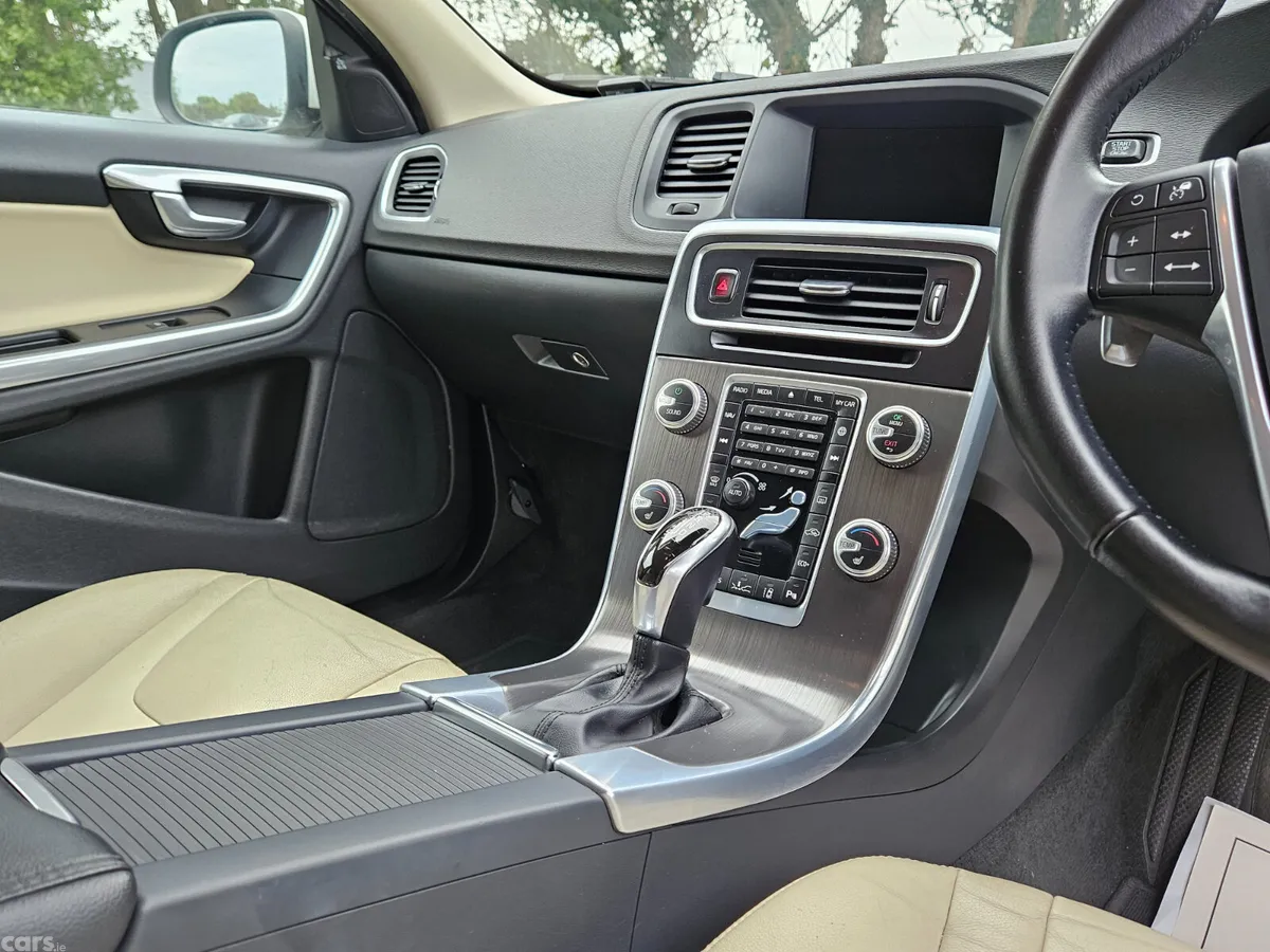 Volvo V60 Estate, Diesel, 2016, White