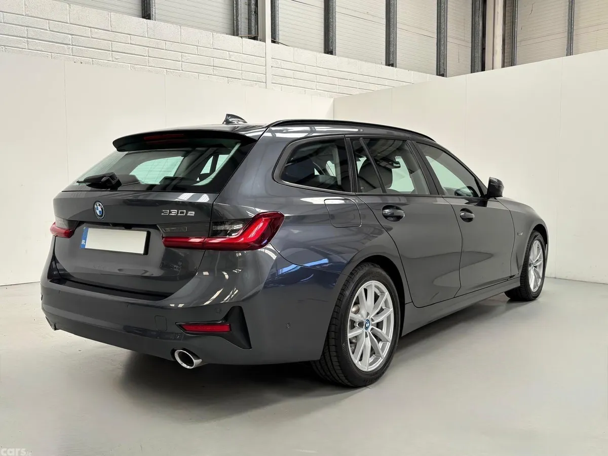 BMW 3-Series Estate, Petrol Plug-in Hybrid, 2022, Grey