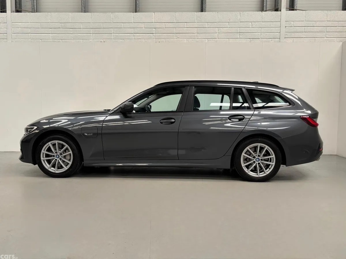 BMW 3-Series Estate, Petrol Plug-in Hybrid, 2022, Grey