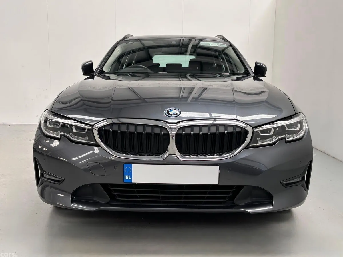 BMW 3-Series Estate, Petrol Plug-in Hybrid, 2022, Grey
