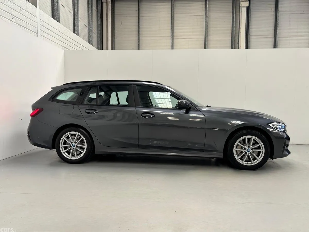 BMW 3-Series Estate, Petrol Plug-in Hybrid, 2022, Grey