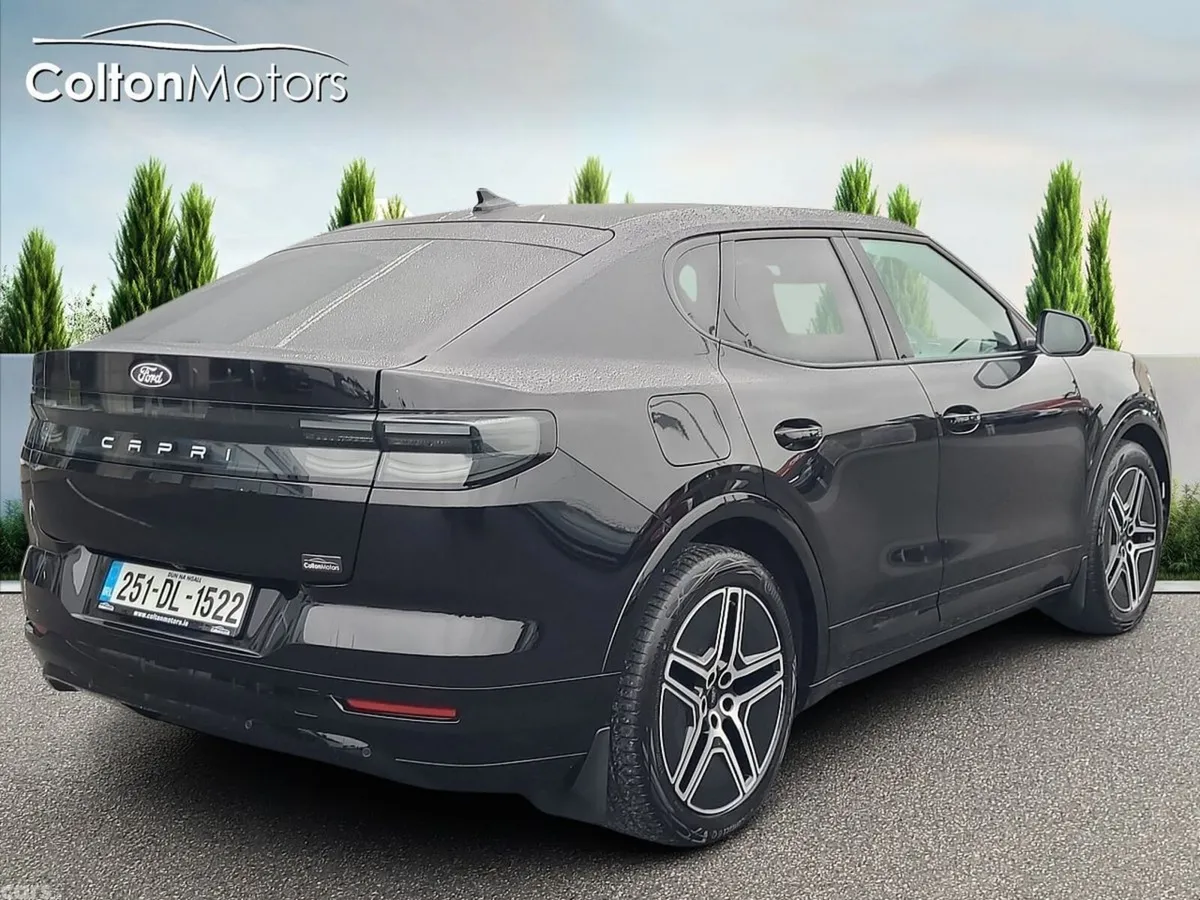Ford Capri MPV, Electric, 2025, Black