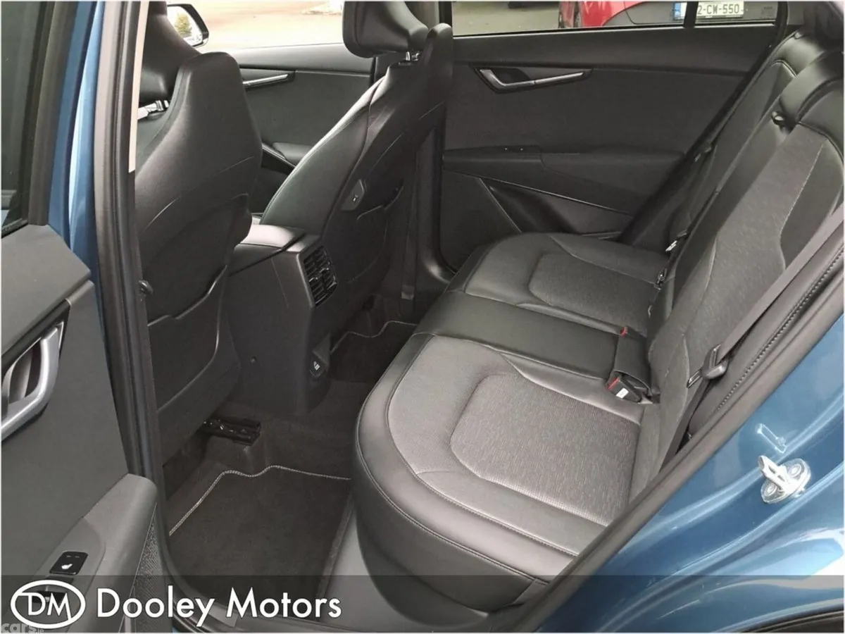 Kia Niro SUV, Petrol Plug-in Hybrid, 2023, Blue