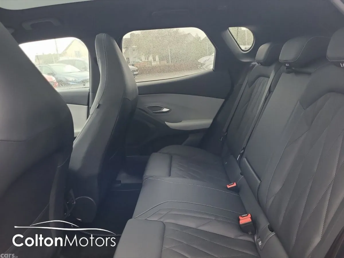 Ford Capri MPV, Electric, 2025, Black
