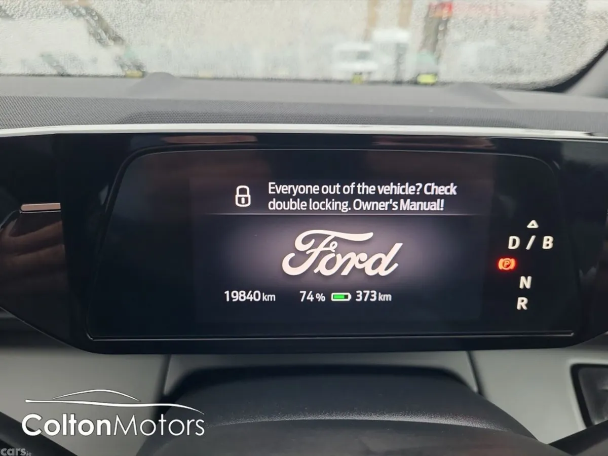 Ford Capri MPV, Electric, 2025, Black
