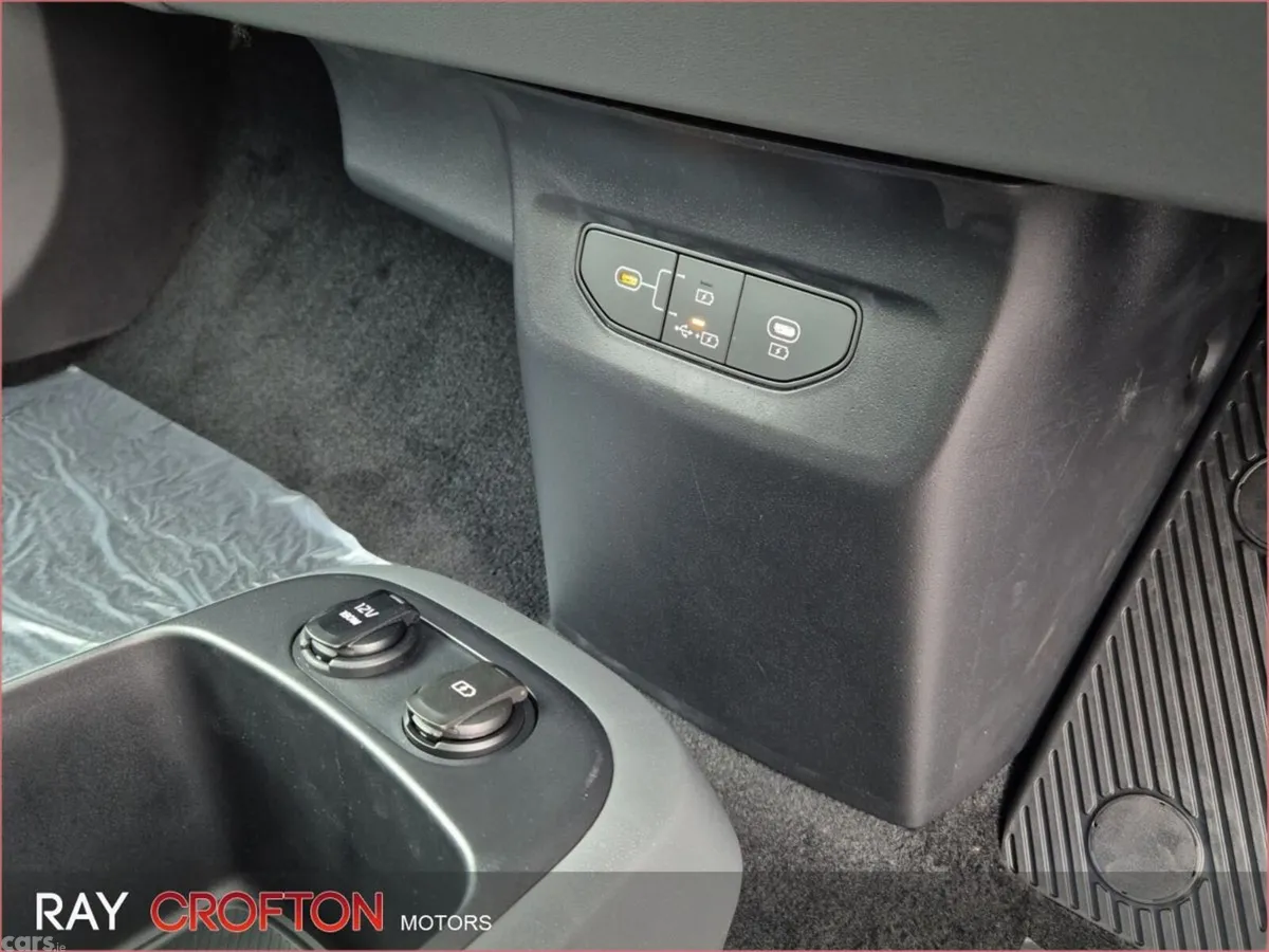 Kia EV6 MPV, Electric, 2026, White