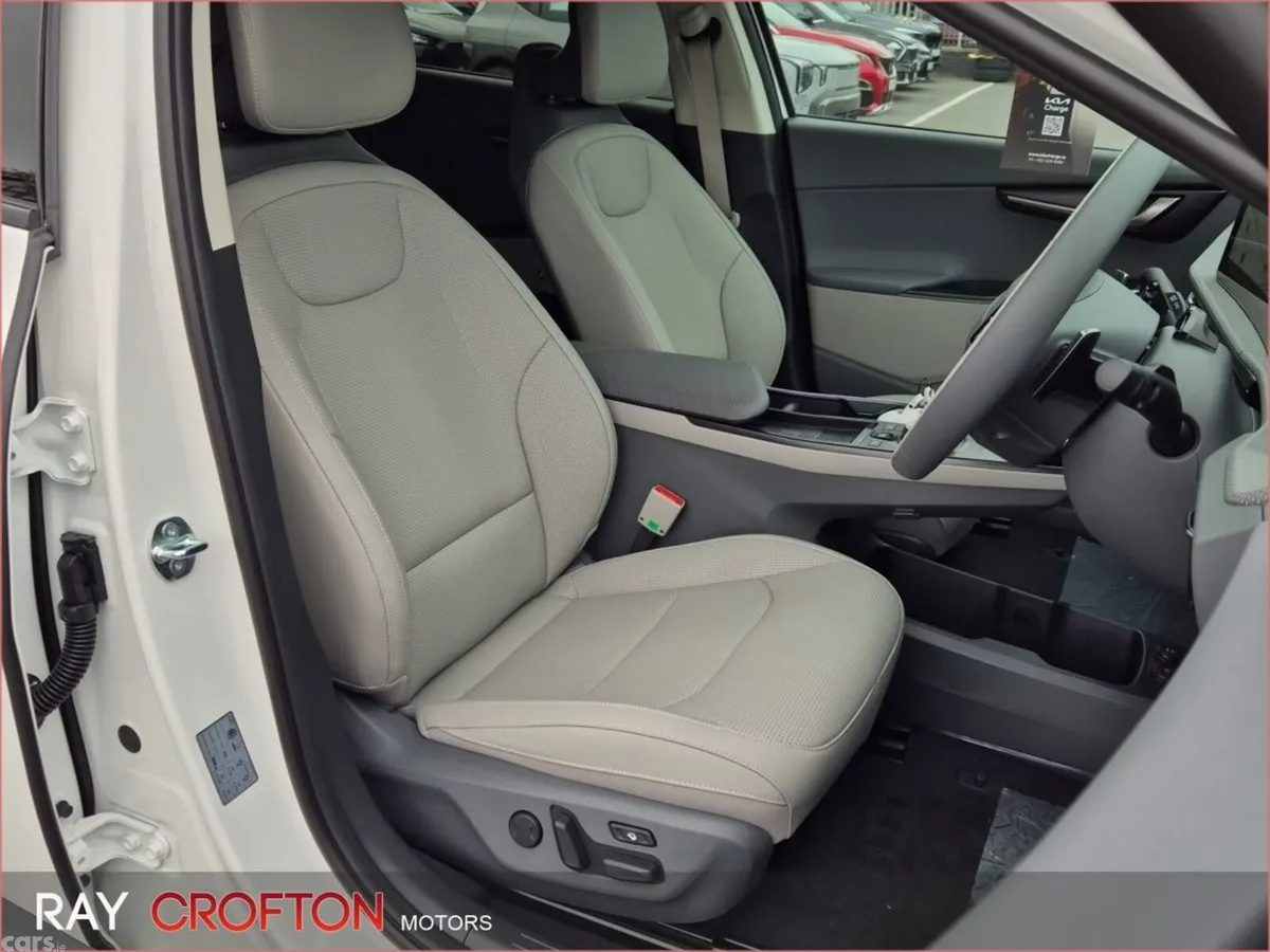 Kia EV6 MPV, Electric, 2026, White