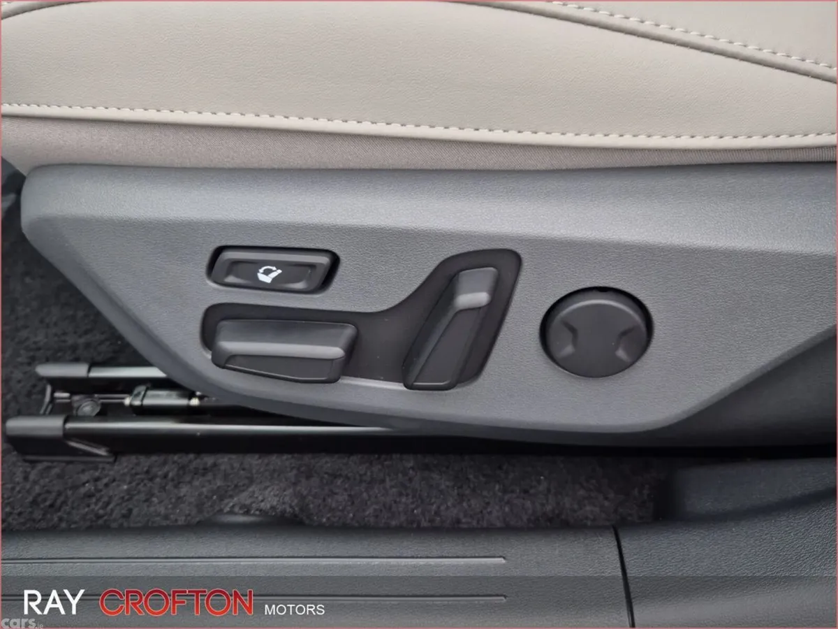 Kia EV6 MPV, Electric, 2026, White