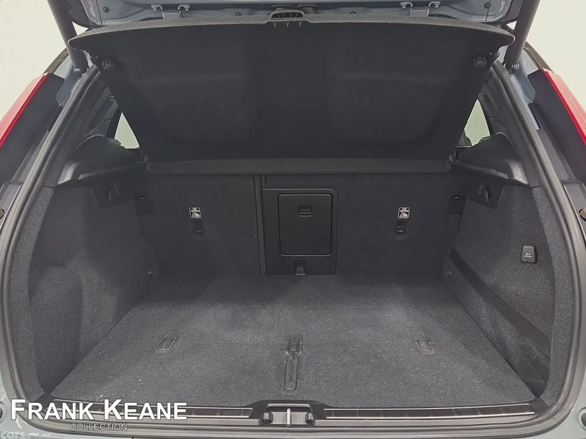 Volvo XC40 Estate, Diesel, 2020, Grey