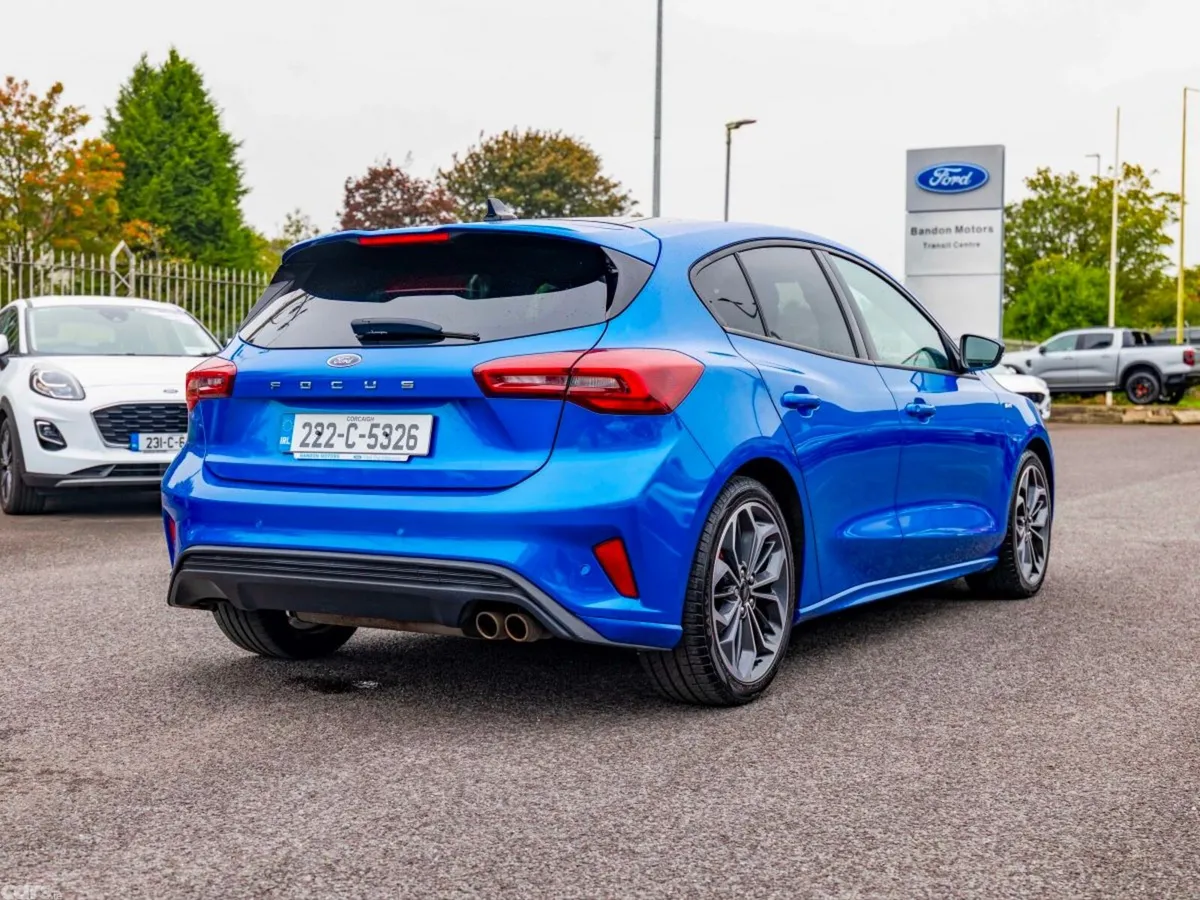 Ford Focus Hatchback, Petrol, 2022, Blue