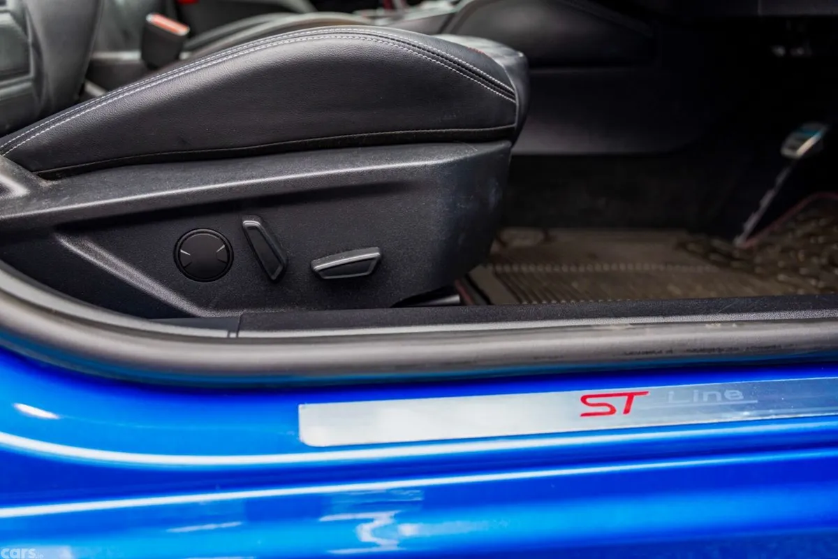 Ford Focus Hatchback, Petrol, 2022, Blue