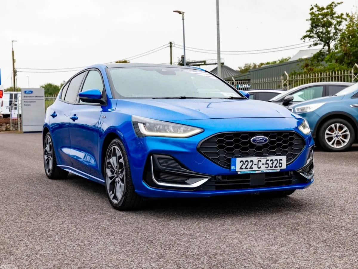 Ford Focus Hatchback, Petrol, 2022, Blue