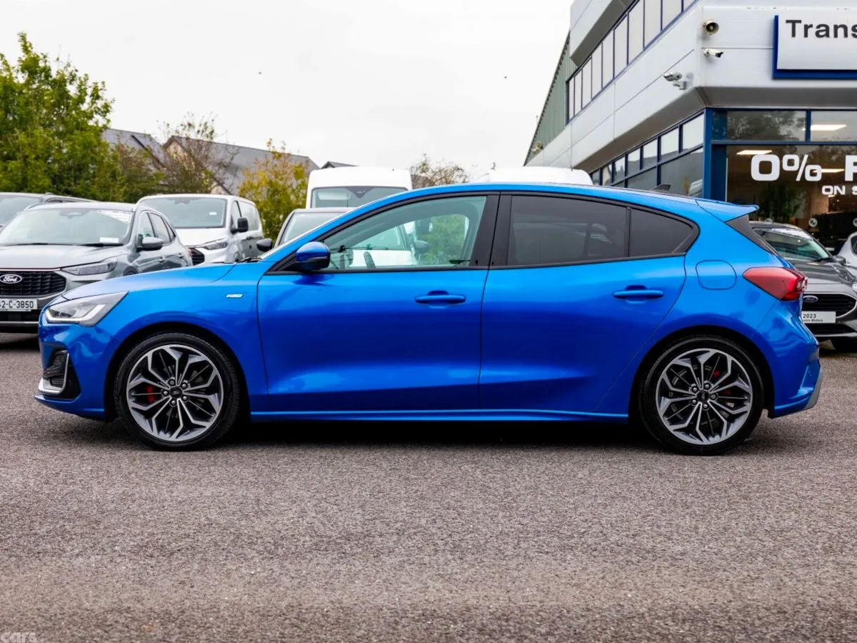 Ford Focus Hatchback, Petrol, 2022, Blue