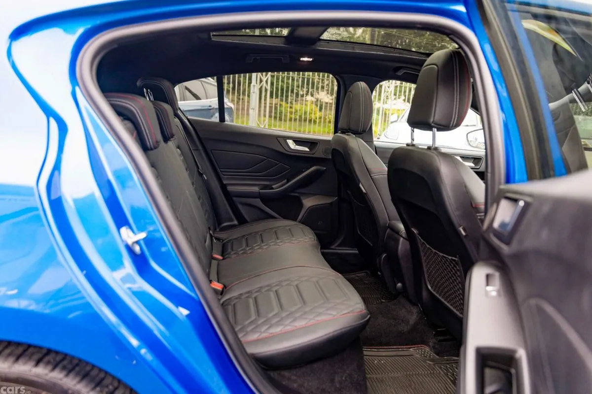 Ford Focus Hatchback, Petrol, 2022, Blue