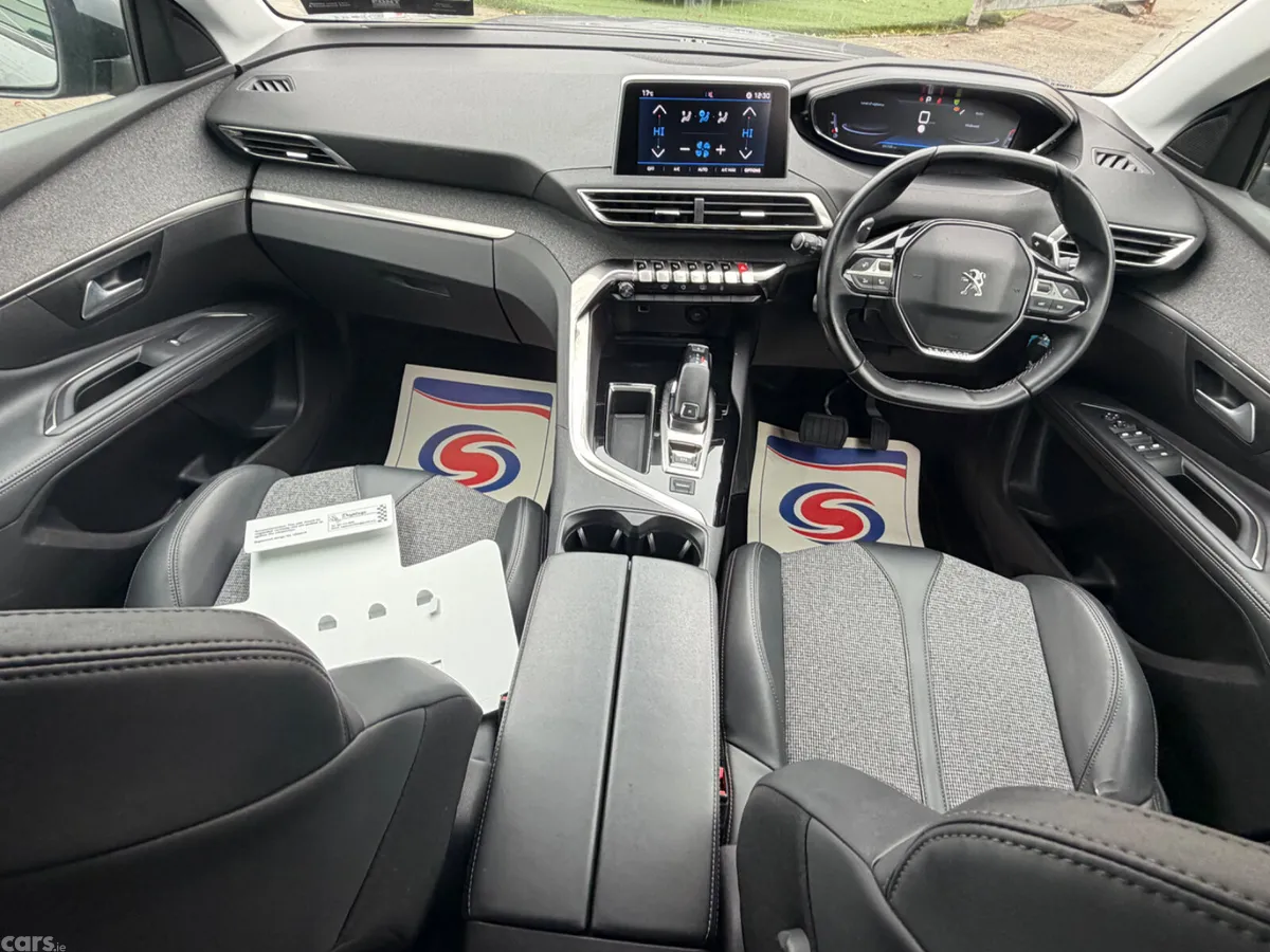 Peugeot 5008 MPV, Diesel, 2020, Grey