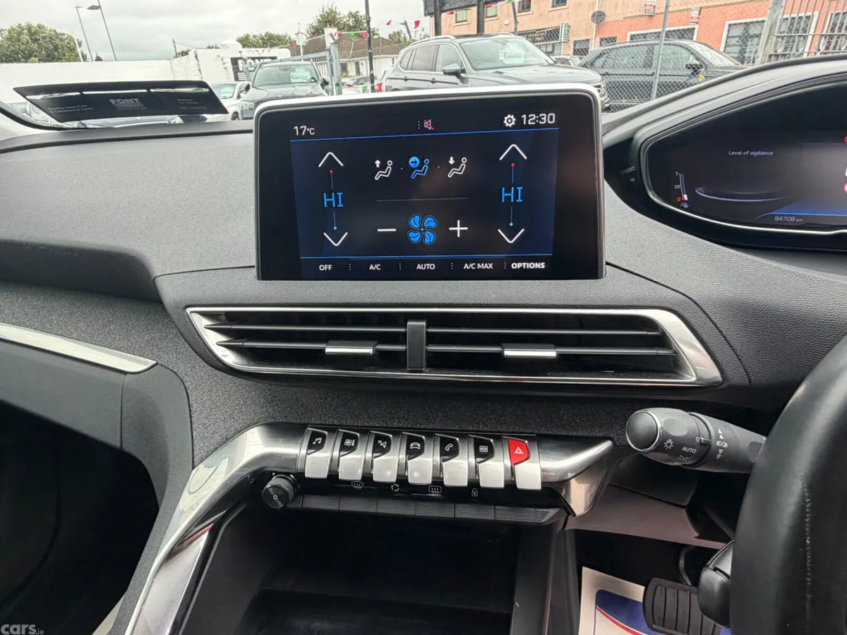 Peugeot 5008 MPV, Diesel, 2020, Grey