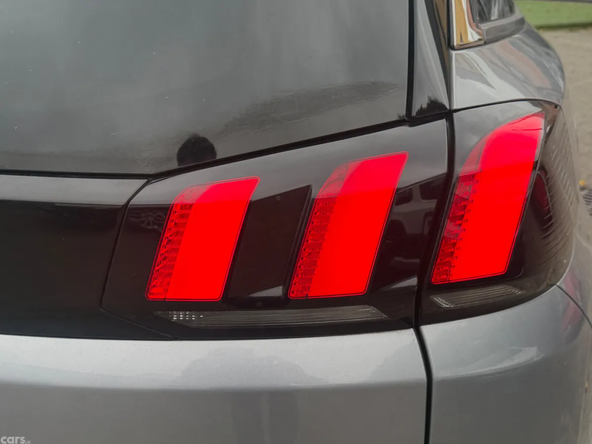 Peugeot 5008 MPV, Diesel, 2020, Grey