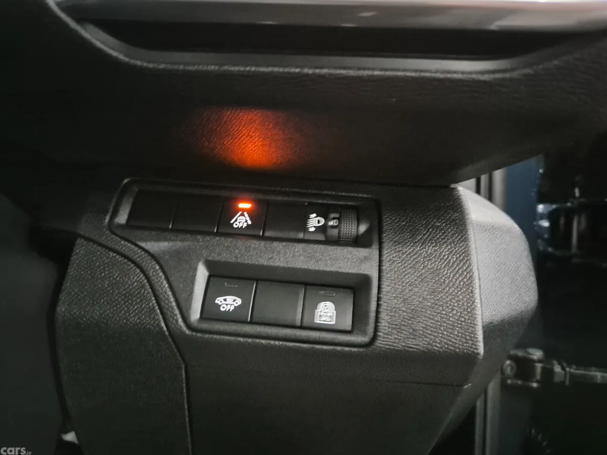 Peugeot 3008 MPV, Diesel, 2022, Blue