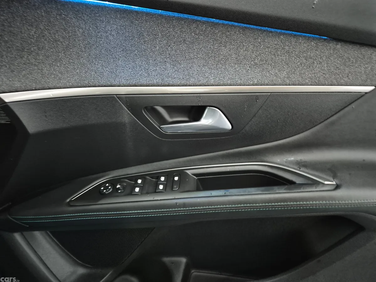 Peugeot 3008 MPV, Diesel, 2022, Blue