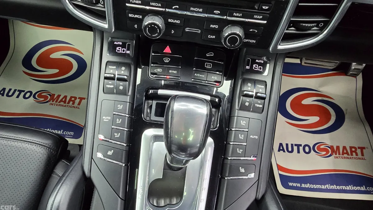 Porsche Cayenne SUV, Petrol Plug-in Hybrid, 2015, White