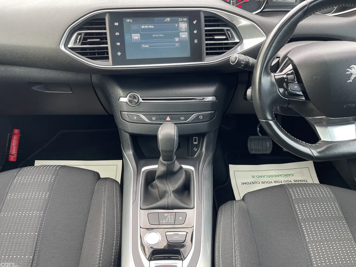 Peugeot 308 Hatchback, Diesel, 2017, White